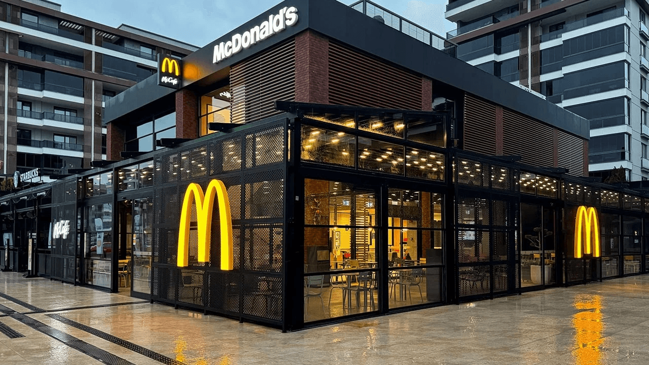 McDonald's, ücretsiz içecek dolumunu kaldırıyor
