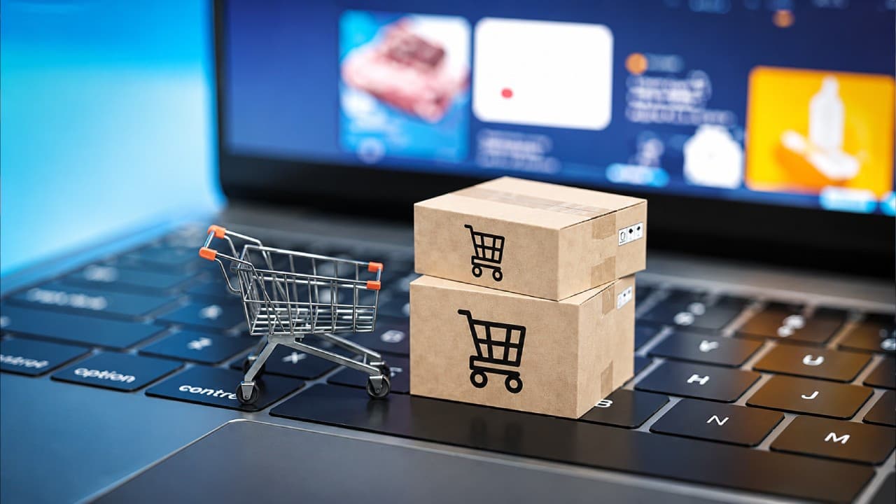 Türkiye'de e-ticaret tercihleri: Kadınlar giyimde, erkekler yazılımda öne çıkıyor