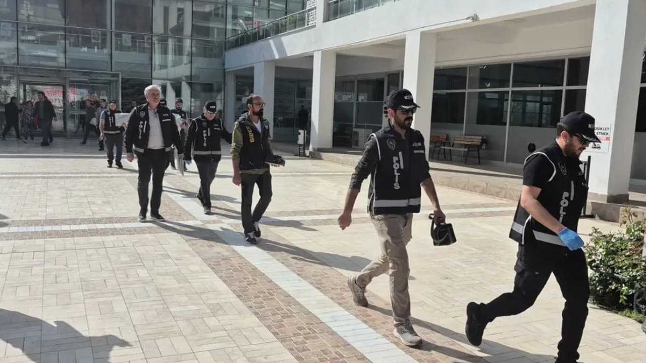 Eskişehir Tepebaşı Belediyesi'ne yönelik operasyon düzenlendi