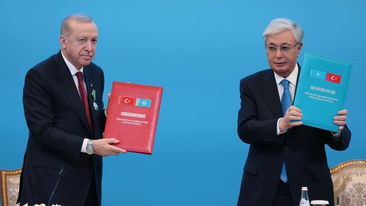 Türkiye ve Kazakistan 13 yeni anlaşma imzaladı