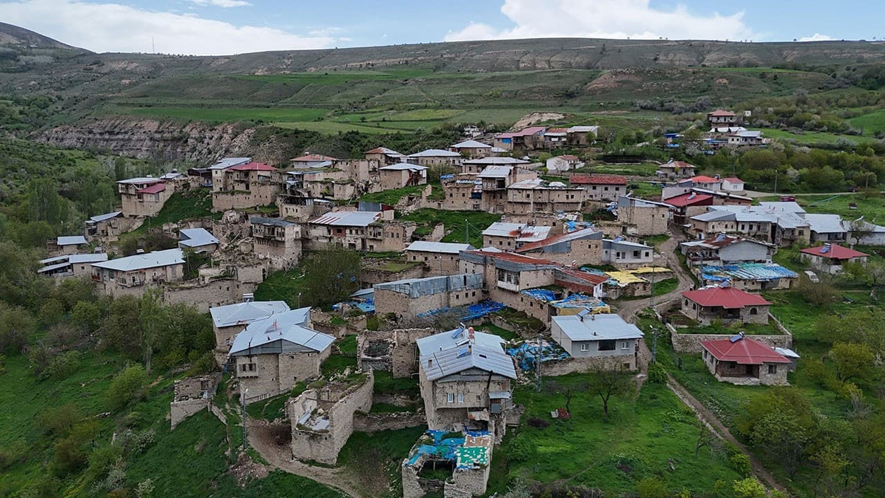 800 yıllık Çiğdemli köyü, ziyaretçilerini bekliyor