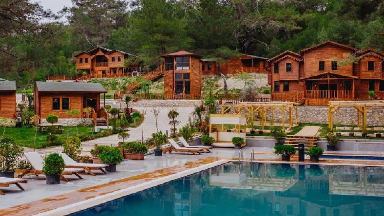 TMSF, Olimpos'taki Babylon Town Otel'i satışa sundu