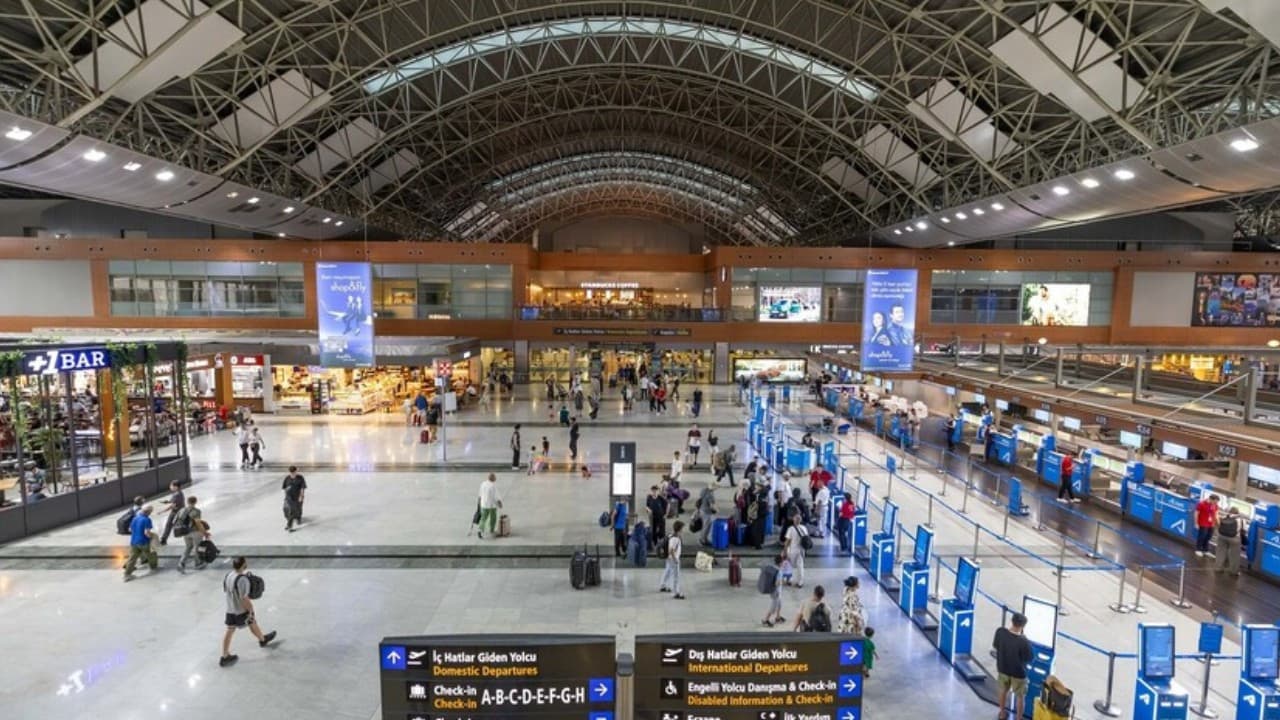 İstanbul havalimanları Avrupa'da zirveye ulaştı