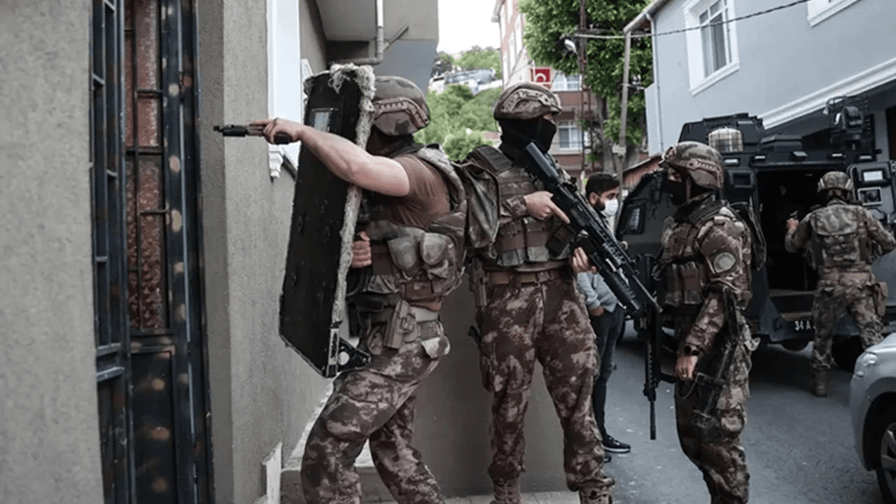 MİT, yabancı servislere bilgi sızdıran casusluk şebekesini çökertti