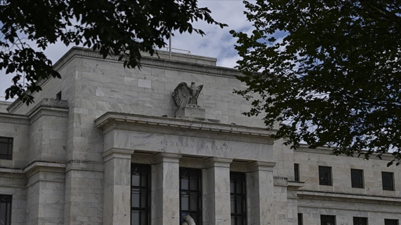 Ekonomistler Fed faizinde bu yıl değişiklik beklemiyor