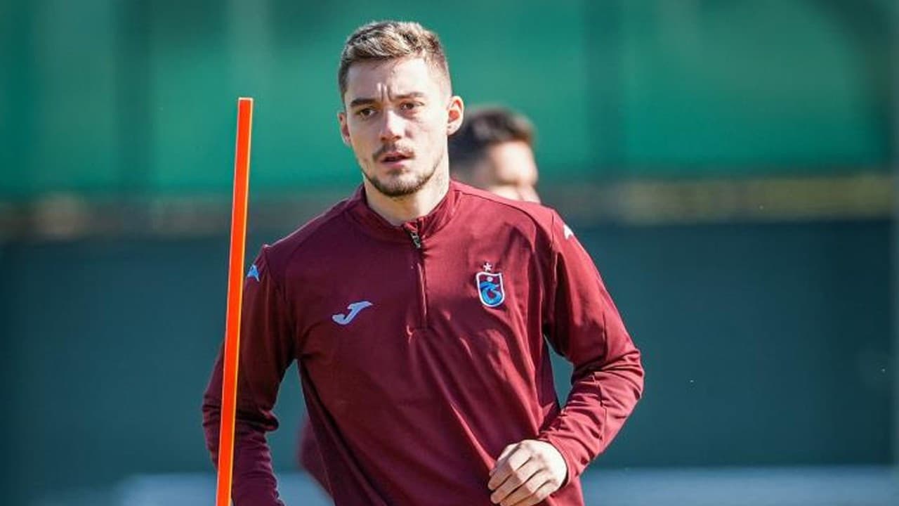 Trabzonspor, Beşiktaş'tan Ernest Muçi'nin bonservisini satın aldı