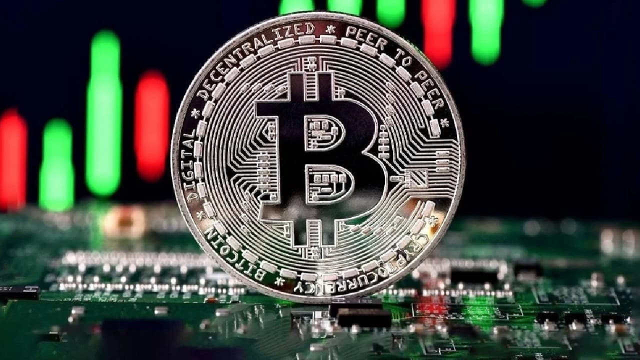Bitcoin 77 bin doları geçti, gözler yeni FED başkanında