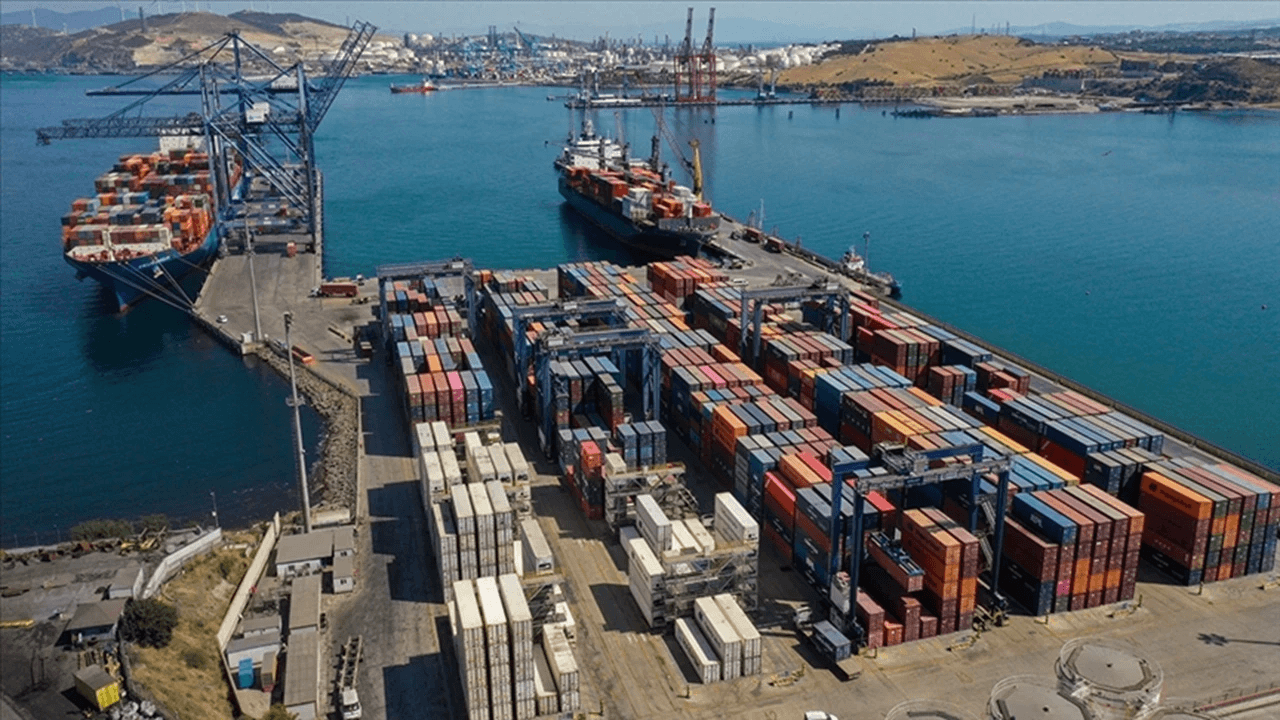 Nisan'da dış ticaret açığı yüzde 29,8 azaldı