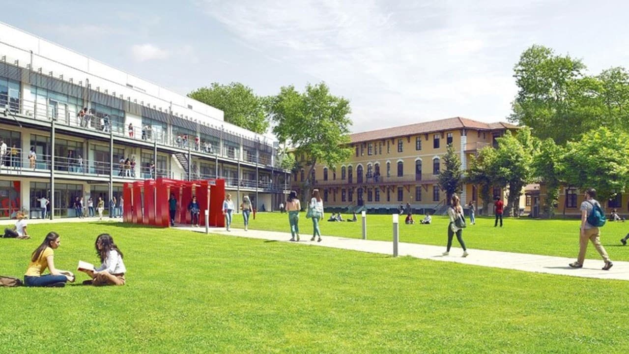YÖK, İstanbul Bilgi Üniversitesi'nin eğitimine devam edeceğini açıkladı