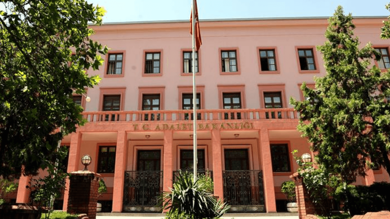 Adalet Bakanlığı 15 bin personel alımı için ilan yayımlandı mı?