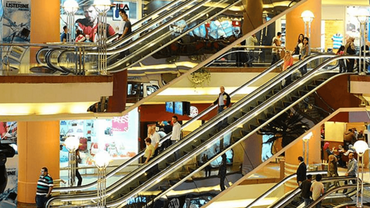 Bugün AVM'lerin çalışma saatleri nedir?