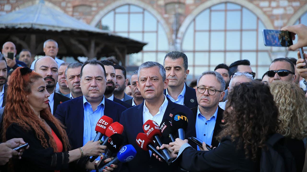 CHP Grup Başkanı Özel: Parti kurmayacağız, CHP'ye sahip çıkacağız