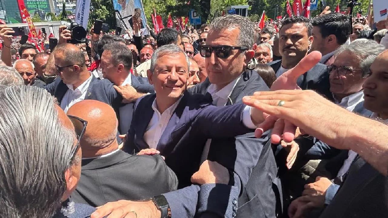 Özgür Özel, Güvenpark'ta halka hitap edecek