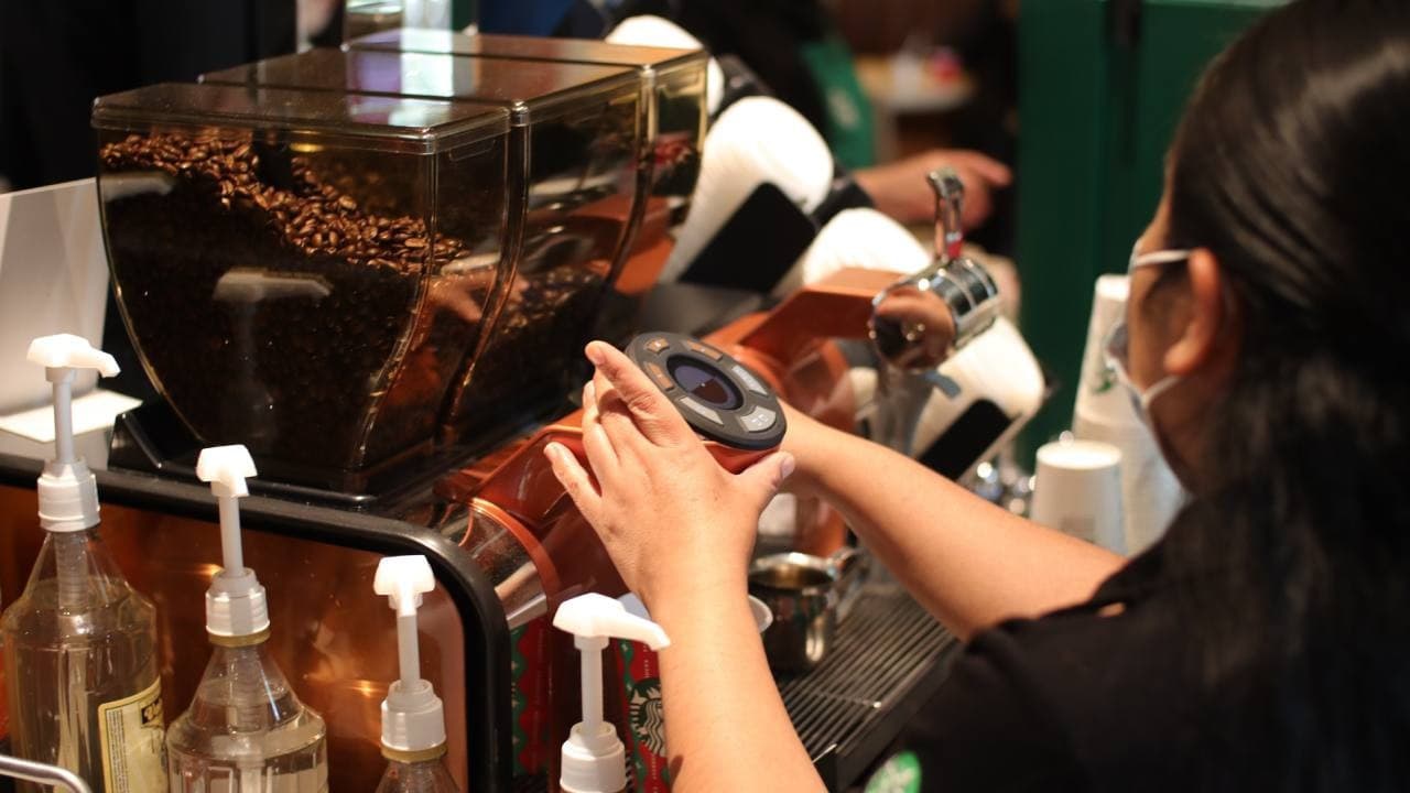 Starbucks'ın yapay zeka envanter sistemi 9 ayda sona erdi