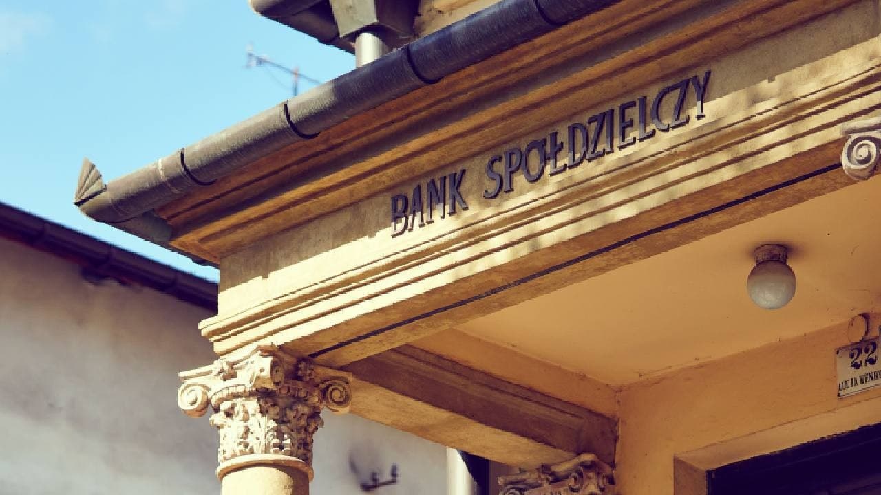 AB, bankaların yeni sermaye yükümlülüklerini 3 yıl erteledi