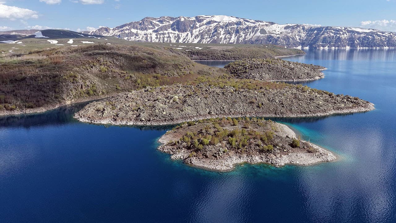 Doğa harikası ziyaretçilerini ağırlıyor: Nemrut Kalderası yeni turizm sezonuna başladı