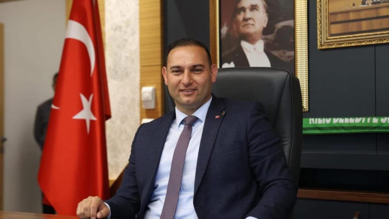 Kilis Belediye Başkanı Hakan Bilecen CHP'den ayrıldığını açıkladı