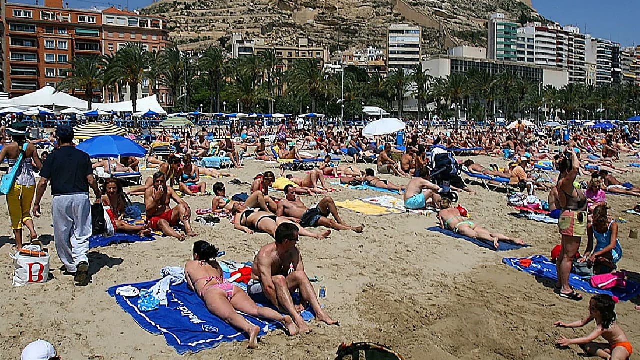 Yaz sezonu öncesi alarm zilleri! Turizmde rekor kırıyor ama personel bulamıyor