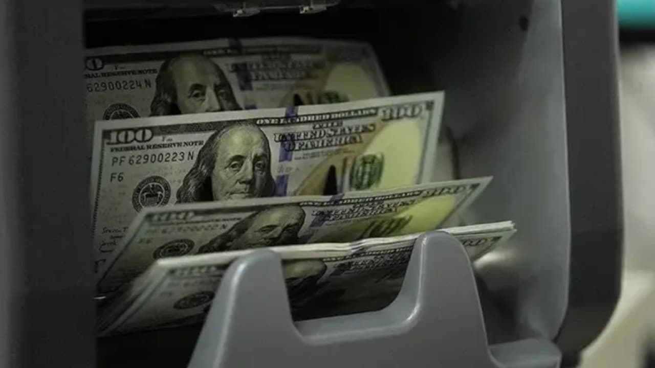 Dolar tarihi zirveye ulaştı: Fed'in faiz artırma beklentileri etkili oldu