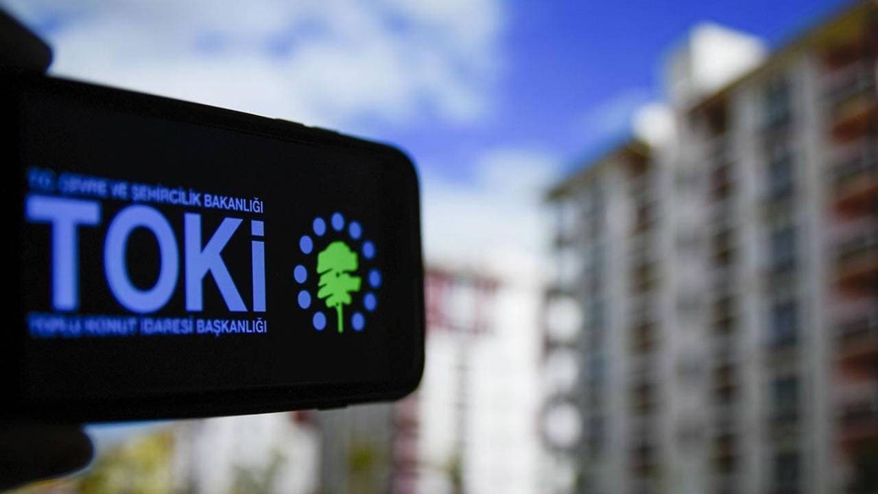 Bakan Kurum, 20 bin yeni konutun örnek dairesini tanıttı