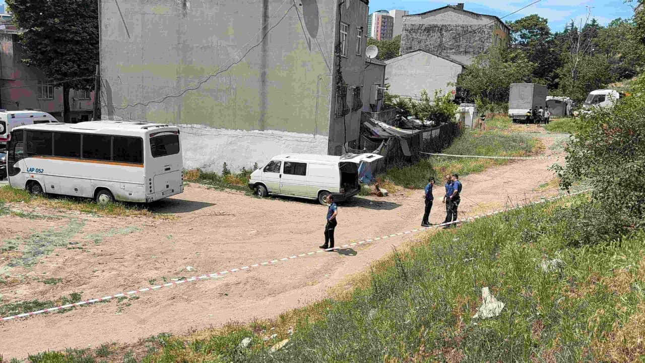 Bağcılar'da ağır koku, çürümüş cesetle sonuçlandı