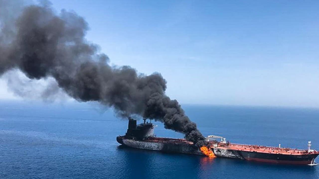 ABD, Umman Körfezi'nde bir petrol tankerine saldırdı