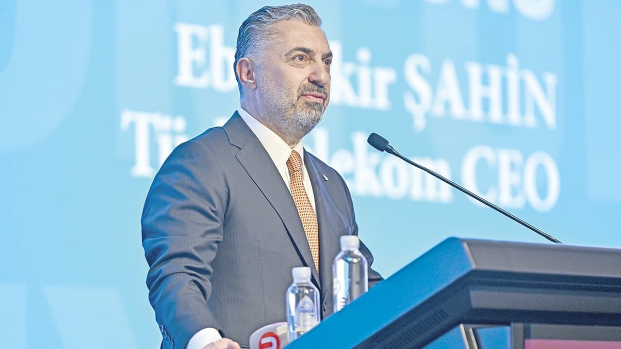 Türk Telekom CEO'su: Milli teknolojiler geliştirilmelidir