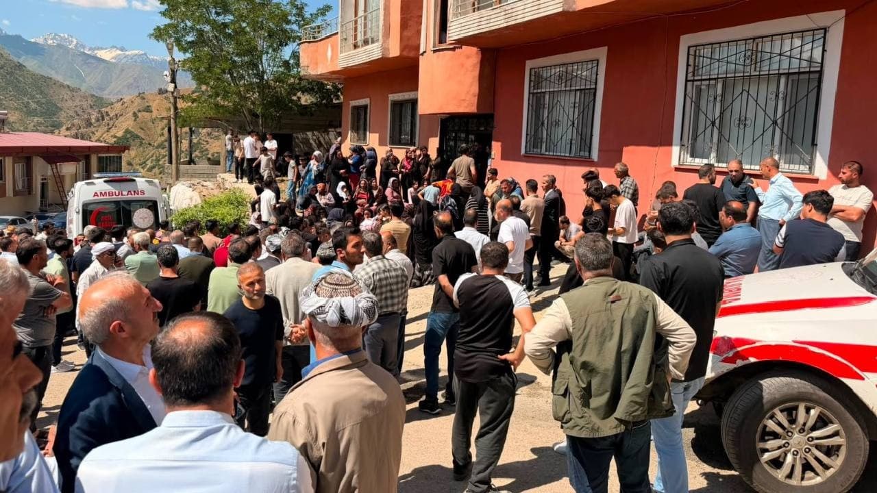 Uzman çavuş kayınpederinin evinde 4 kişiyi öldürdü, intihar girişiminde bulundu