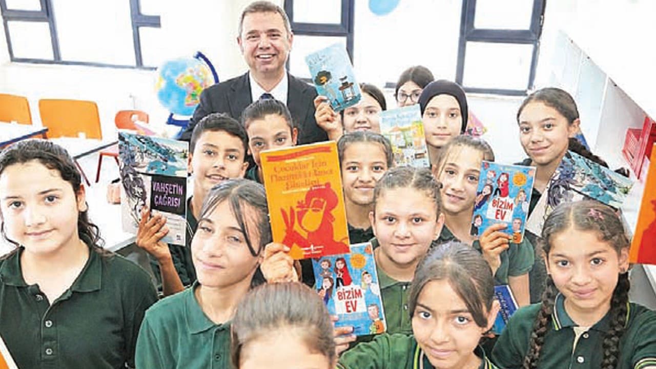 Anadolu Sigorta, Hatay'da 10 yeni kütüphane açtı