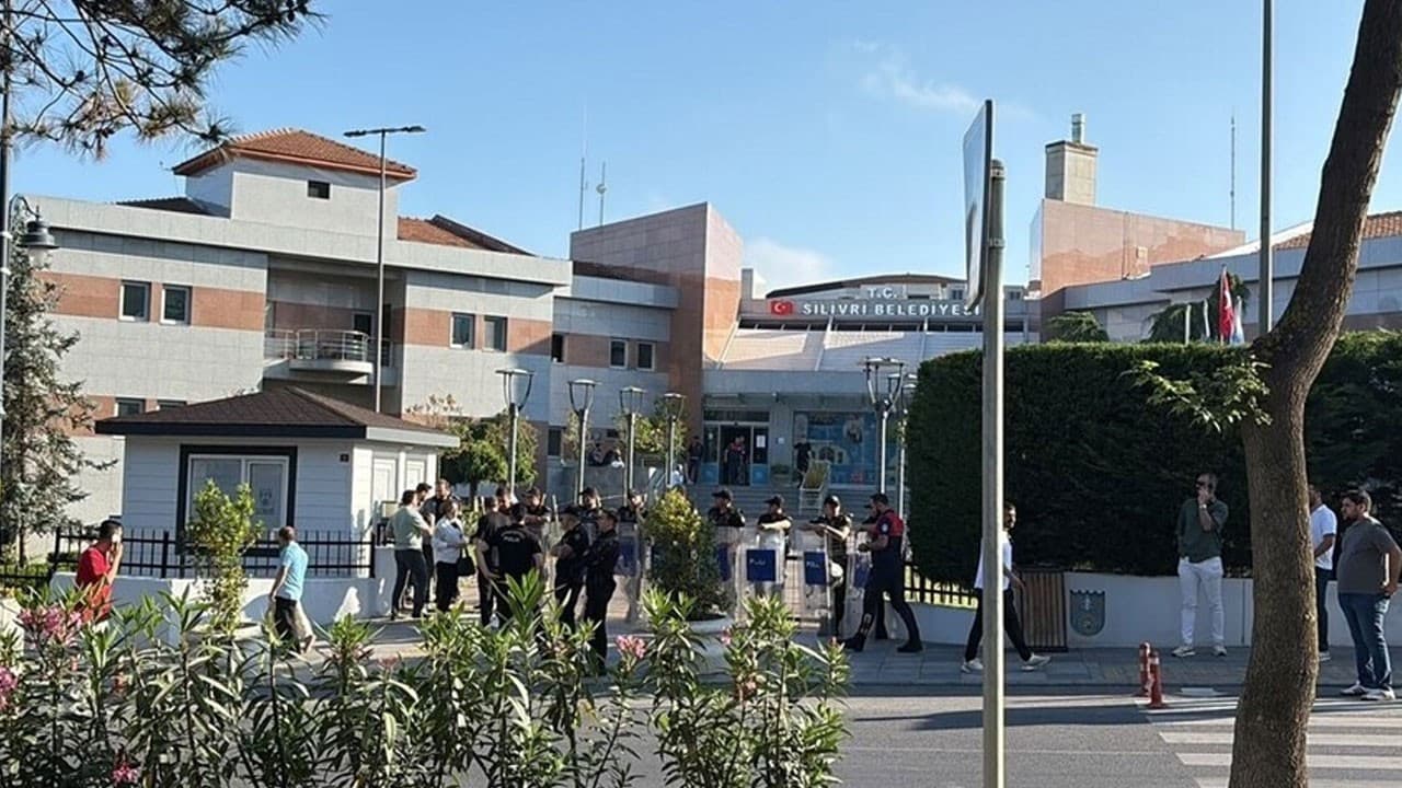 Silivri Belediye Başkanı Balcıoğlu ve 9 kişi tutuklandı