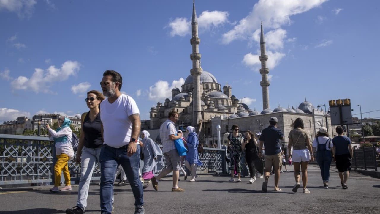 Türkiye'de sıcak ve açık hava etkili olacak
