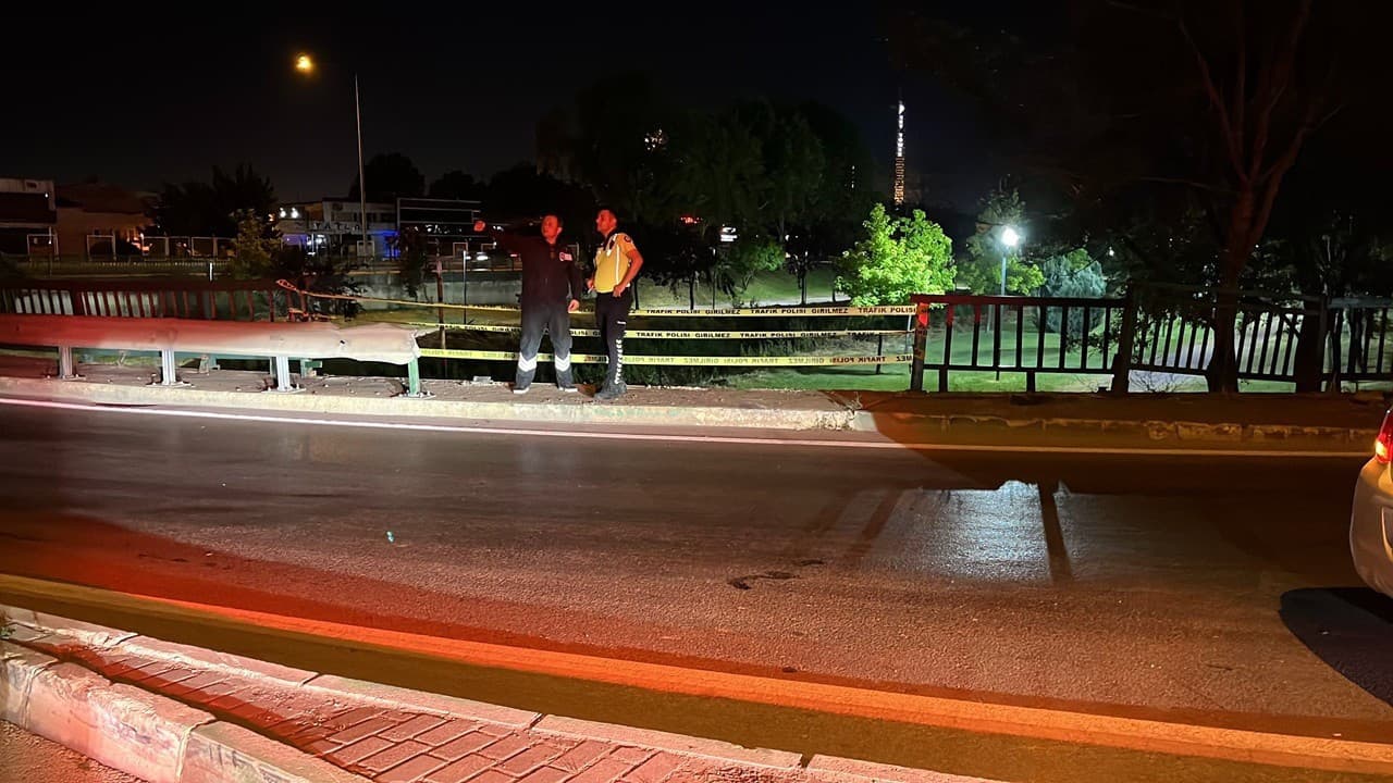 Genç sürücü navigasyon hatası nedeniyle dereye düştü