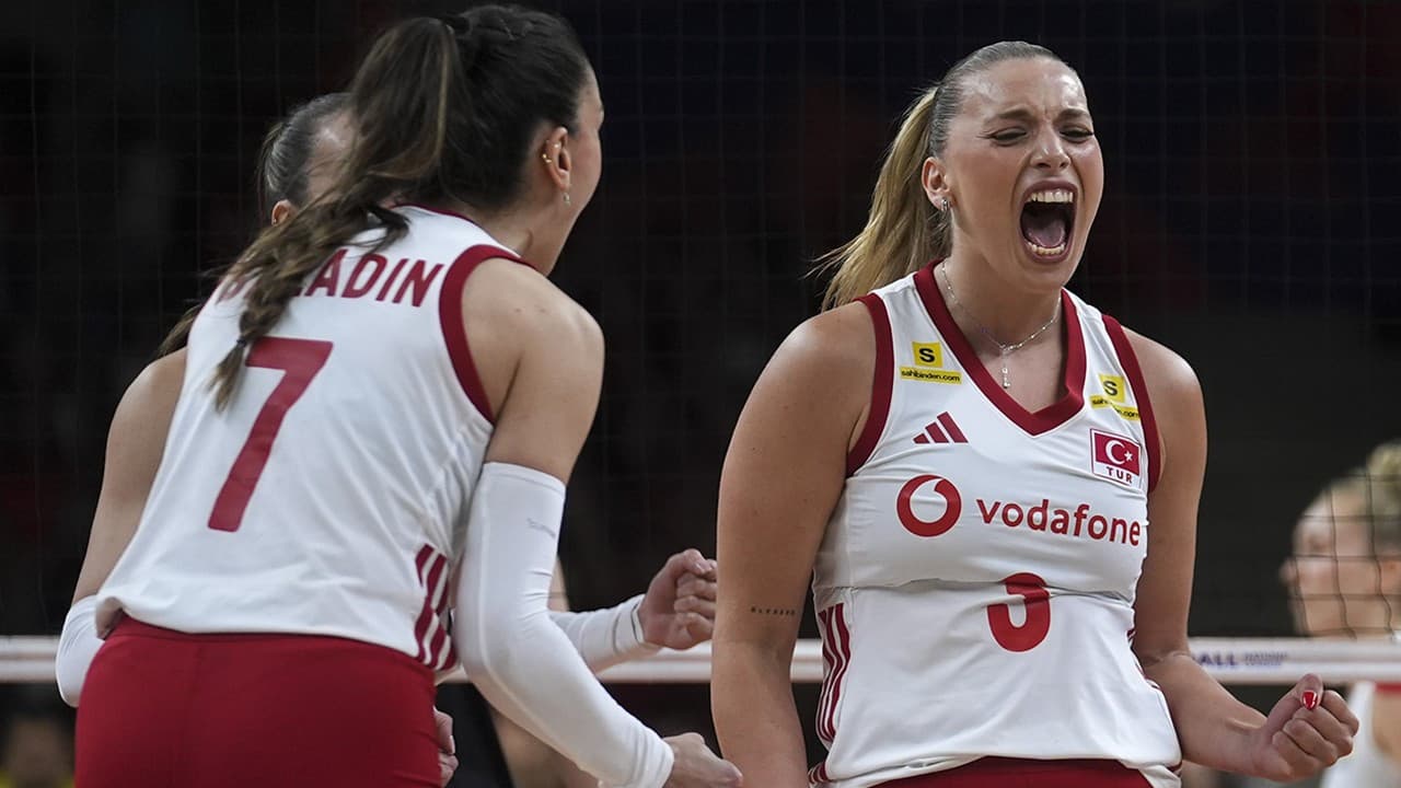 A Milli Kadın Voleybol Takımı, ABD'ye 3-2 yenildi