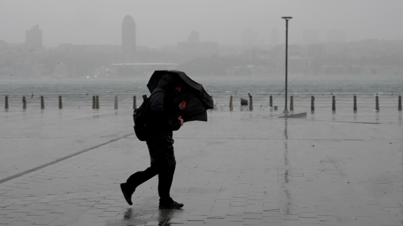 Meteoroloji'den kuvvetli yağış ve fırtına uyarısı