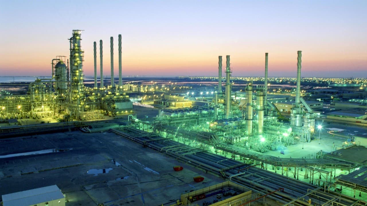 Hürmüz Boğazı'ndaki aksaklıklar Aramco'yu depolama kapasitesini artırmaya yönlendirdi