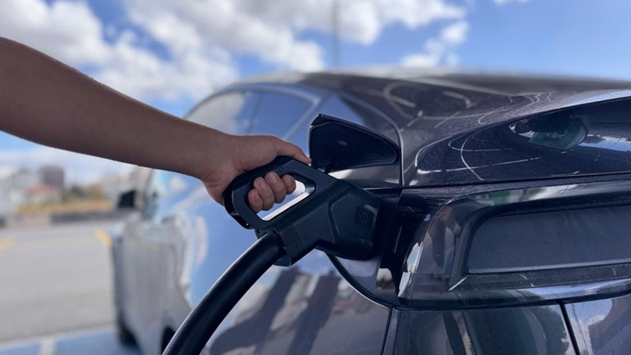 Elektrikli araçlarda batarya üreticileri kârda öne geçti