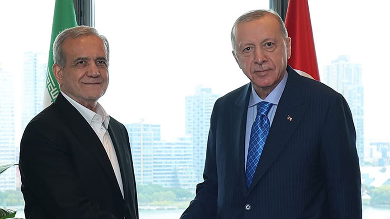 Cumhurbaşkanı Erdoğan, İran Cumhurbaşkanı Pezeşkiyan ile görüştü