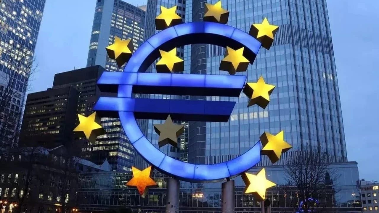 Euro Bölgesi'nde PMI 3 Ayın Zirvesine Ulaştı