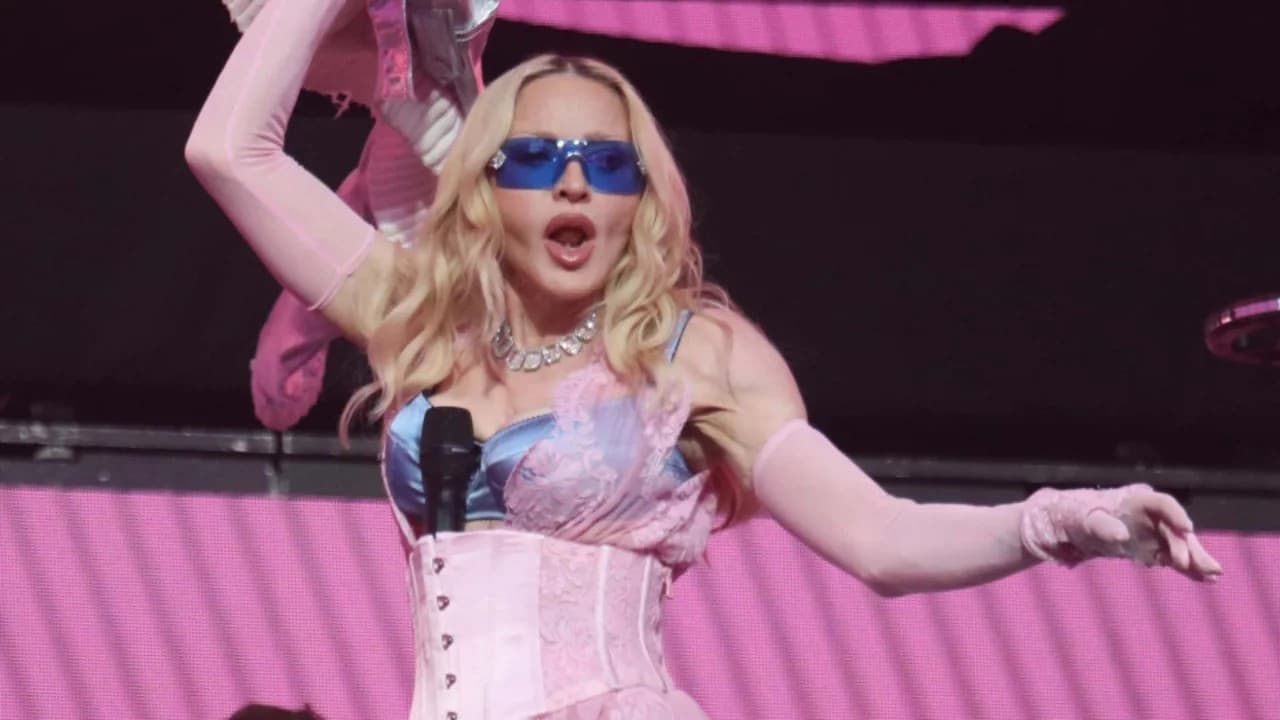 Madonna, film projesinin bütçe sorunları nedeniyle ilerlemediğini açıkladı