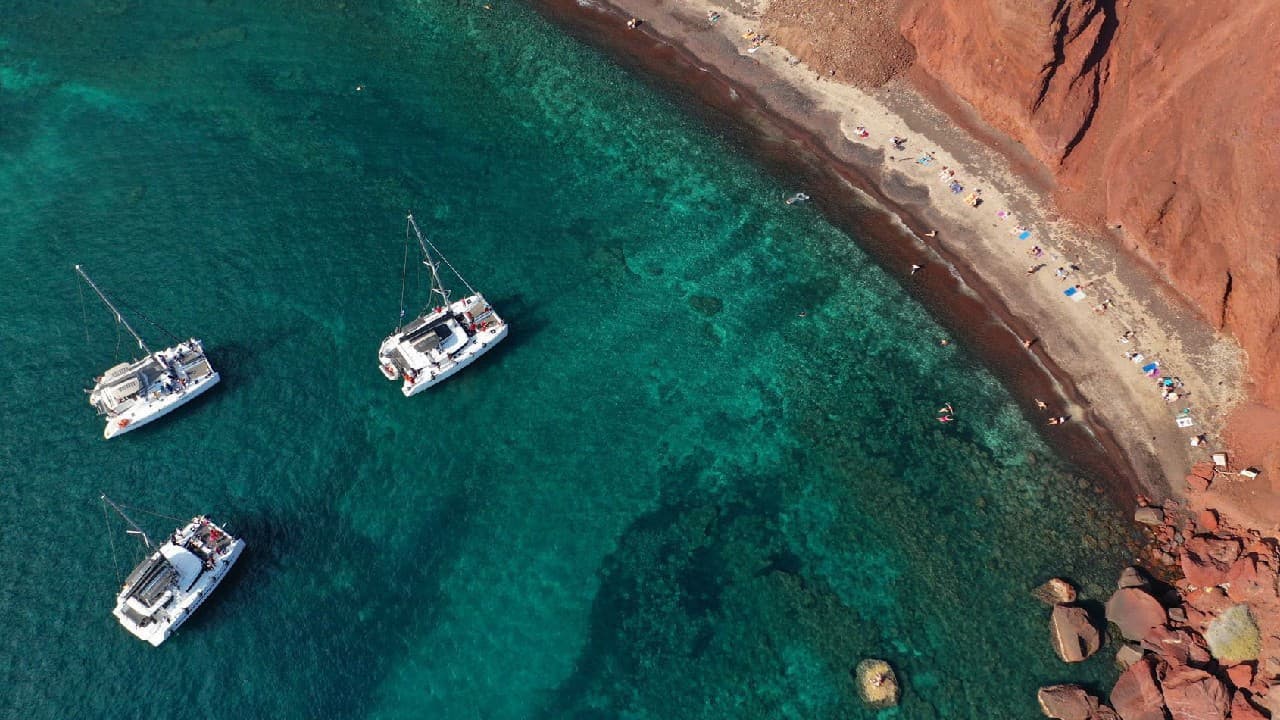 Yunanistan'da popüler adalara yeni turizm kısıtlamaları getiriliyor