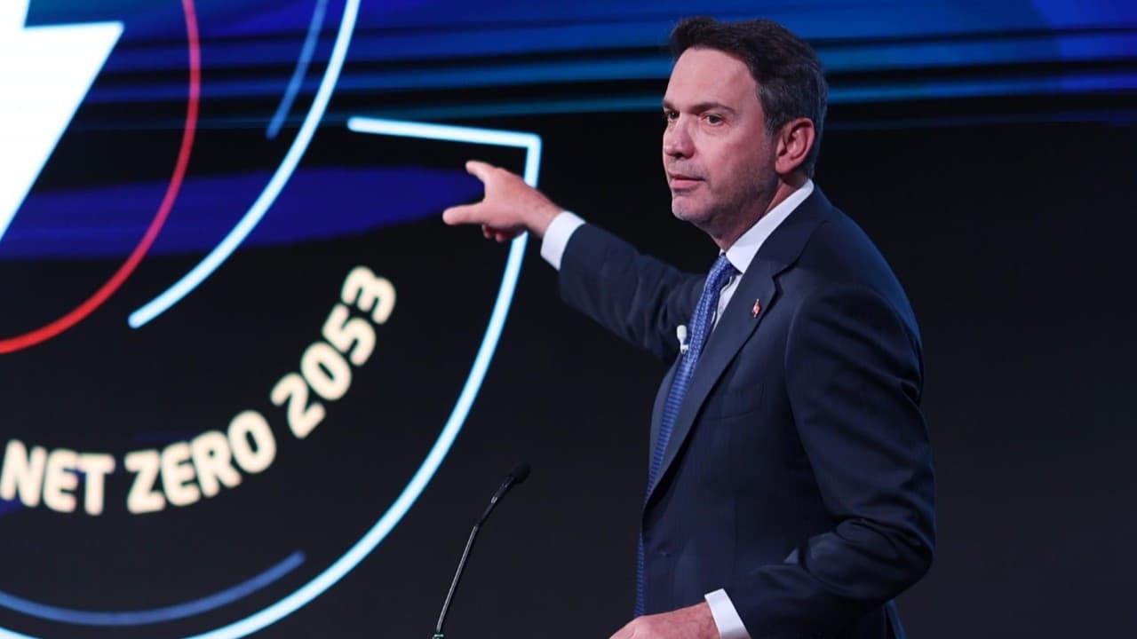 Bakan Bayraktar: Enerji dönüşümü için 200 milyar dolar yatırım gerekiyor