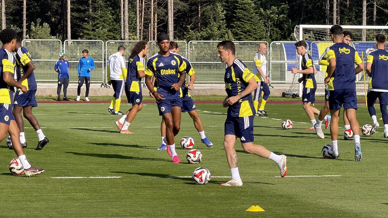 Fenerbahçe, Topuk Yaylası'nda ilk antrenmanını gerçekleştirdi