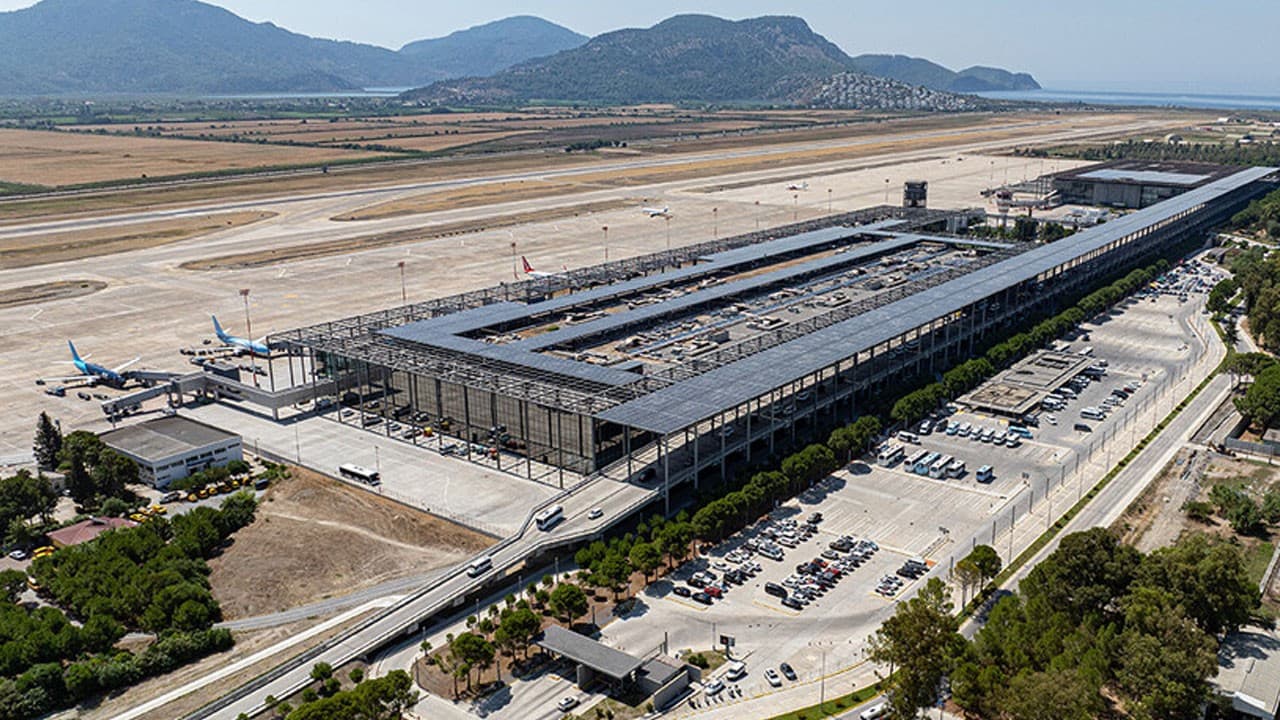 Dalaman Havalimanı, elektriğini tamamen güneşten karşılayan ilk havalimanı oldu