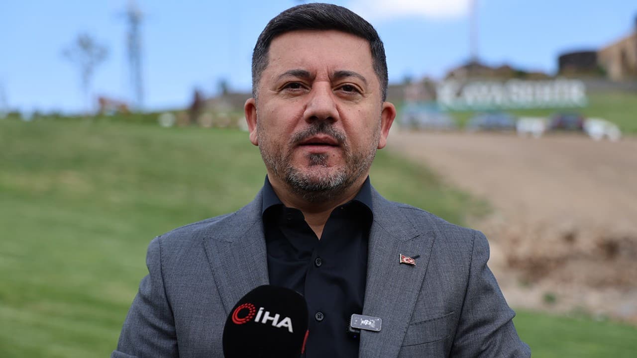 Nevşehir Belediye Başkanı Rasim Arı, AK Parti'ye yeniden katılıyor