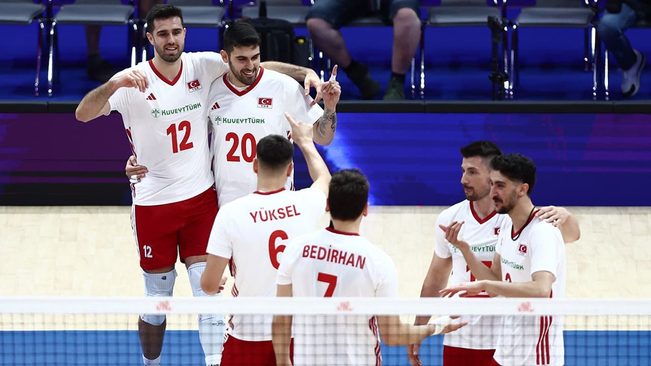 A Milli Erkek Voleybol Takımı, Polonya'ya 3-2 yenildi