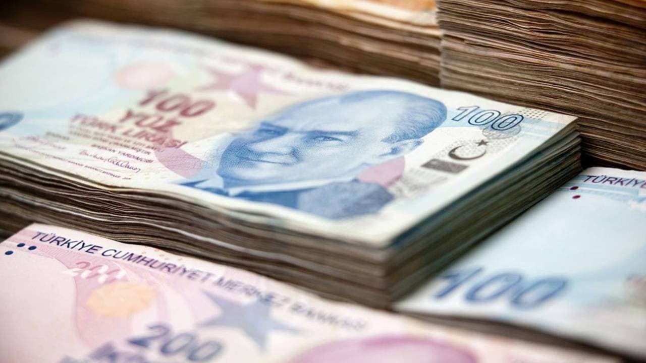 Tüketici kredileri arttı, ticari krediler azaldı