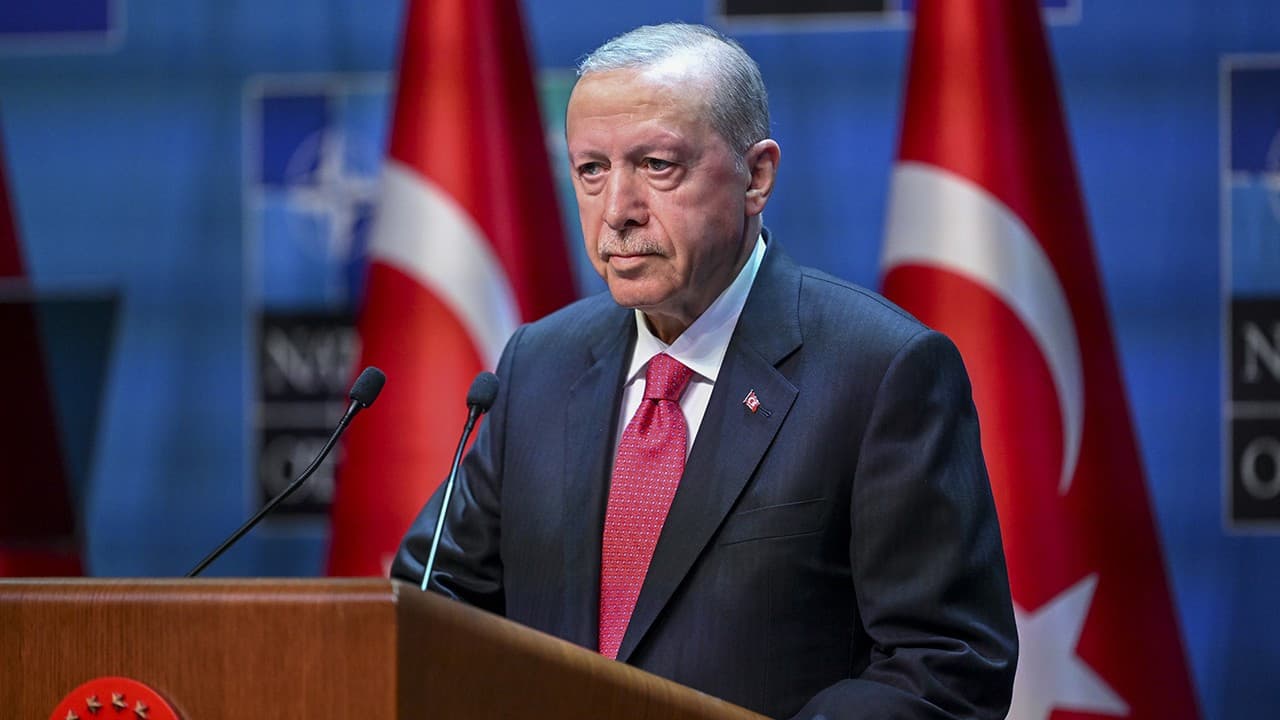 Erdoğan: Gençlerin gelişimi için tüm gücümüzle çalışıyoruz