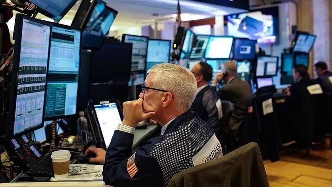New York borsası açılışta karışık bir seyir izledi