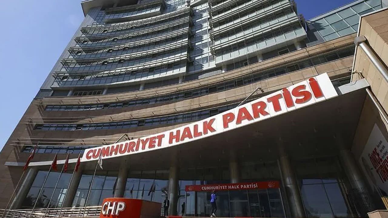CHP'de 15 il teşkilatına başkan atandı, 7 il teşkilatı feshedildi