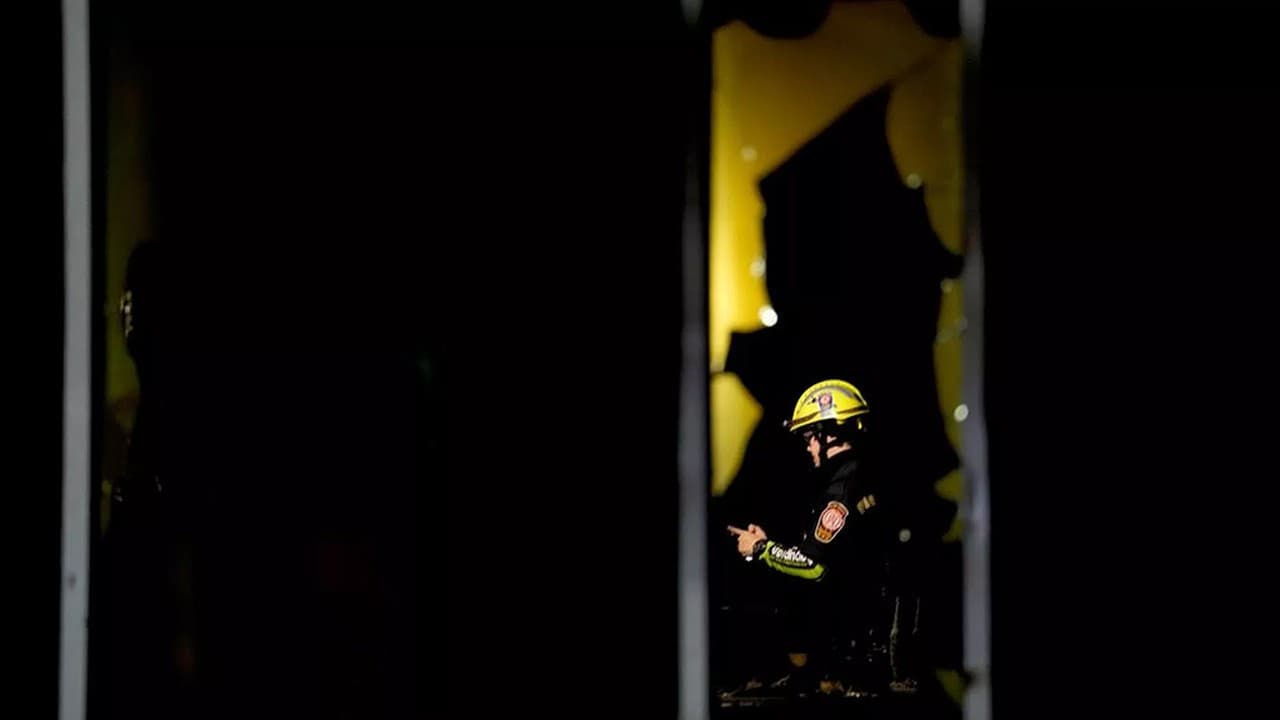 Bangkok'taki barda çıkan yangında 27 kişi yaşamını yitirdi